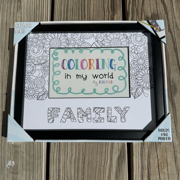 Coloring Family Photo Frame - Picture 1 of 1